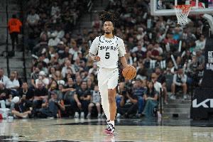 挺全面！卡斯尔13中4得17分7板7助 频造杀伤8罚8中