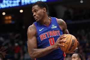 比克斯塔夫：对手将一堆人塞到禁区 这给杜伦造成了麻烦