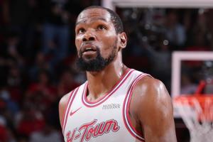 Shams：杜兰特因右膝挫伤将缺席与湖人的系列赛G1