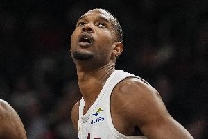 场均18.2分9板1.7帽！上赛季DPOY莫布里没有获得任何一张选票