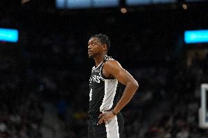 稳健控场！福克斯15中7拿到17分5板8助 正负值+12