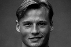 TA：阿森纳球员今晚将佩戴黑色袖标，悼念前枪手门将曼宁格