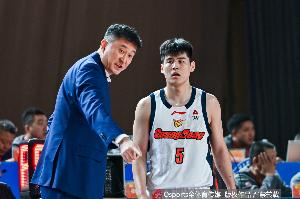 媒体人：球队人员没齐整过 杜锋的执教实力在国内教练中是第一档”