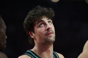 媒体人：开拓者有三分不准&失误多两大命门 阿夫迪亚个体力量不够