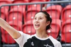 王思雨：我们的对手只有自己 控制好情绪定会拿下这场比赛的胜利