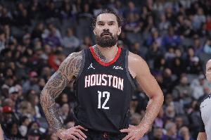 火箭自媒体：在我看来 亚当斯这轮系列赛的重要性还大于东契奇