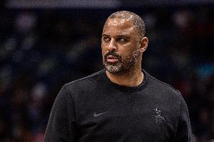 解说：湖人赢在乌度卡身上了 真是湖人想要什么就给人家什么啊