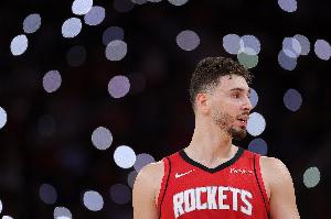 看你打球是不是种痛苦！申京各种抽象终结刷无效数据 20投仅20分