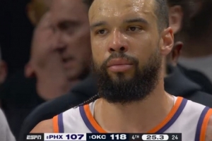 提前打卡！狄龙防守亚历山大再被吹犯规 个人累计6犯离场