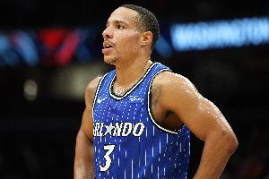 进攻哑火！魔术全队80投仅26中&命中率32.5% 三分32中8