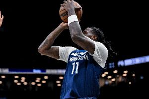 里德：肩膀一直会有痛感 但无论怎样都会咬牙坚持