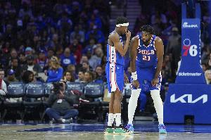 埃奇库姆：看到恩比德出现在训练场真的太好了 很高兴他没事