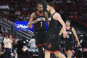 火箭媒体人:G2申京+谢泼德+KD仅同场4分钟但净效率+82.8 教练失职