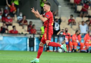 记者：小阿扎尔将自由身回归朗斯，签约至2028年