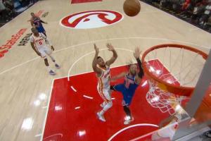 落后一整场翻过来了！布伦森单挑CJ转身2+1 尼克斯反超三分！