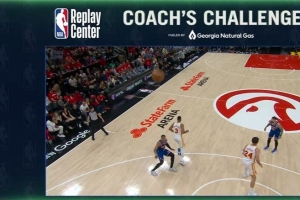 又错了！麦科勒姆对麦克布莱德犯规 老鹰再次挑战成功