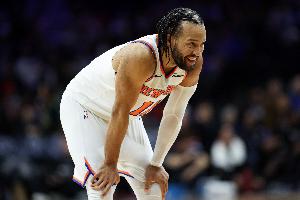 媒体人：布伦森进攻的时候被拿捏 而且还被CJ点名了好几次