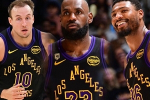 火湖系列赛得分&助攻&抢断&盖帽等数据均由湖人球员领跑