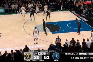分差拉开了！森林狼轰出一波9比1 迪文三分再中让森林狼领先23分