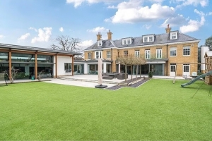 标价超千万镑！邮报：费迪南德正式挂牌出售豪宅，若成交赚800万