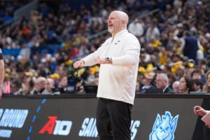 瞧不起谁呢？记者：据说邓顿给大学教练开100万报价 被拒绝+吐槽