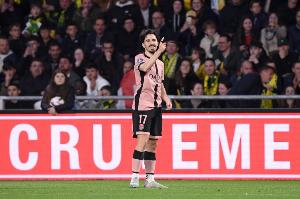 巴黎官方：维蒂尼亚右脚跟炎症情况好转，继续进行个人训练