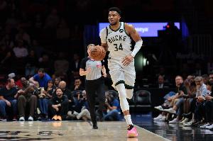 Shams：字母哥没参与雄鹿选帅 截止日以来他和球队高层没任何沟通