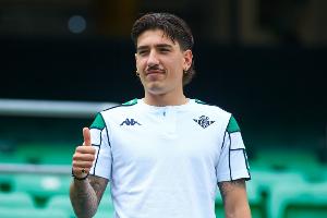 阿斯：巴萨全队在酒店观看比赛，贝莱林绝平让全队欣喜若狂