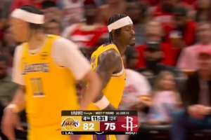 有样学样！范德比尔特肘区停球 不看人击地助飞老詹上篮得分