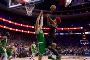 被爆破！武切维奇防守又被吹犯规 凯尔特人挑战也失败