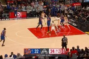 你慌什么？唐斯接底线球超绝大空位不中&补篮再丢