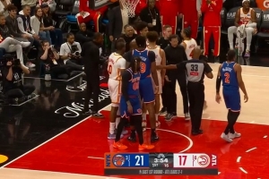 俩主角没事！库明加与阿尔瓦拉多吵架 结果盖耶吃到技犯