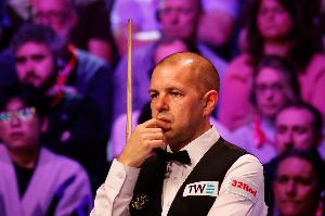 2杆破百8杆50+！巴里·霍金斯13-9马克·威廉姆斯，晋级世锦赛8强