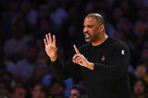 阿里纳斯：乌度卡没错说的都是大实话 火箭球员瞎打一气活该挨骂