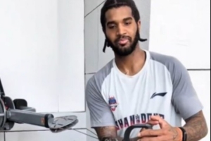 12进8系列赛明晚打响！山东男篮晒训练视频：季后赛备战日