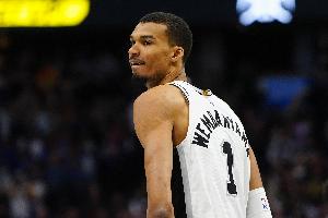 文班谈脑震荡恢复：马刺很出色 但我对其他相关方处理方式很不满