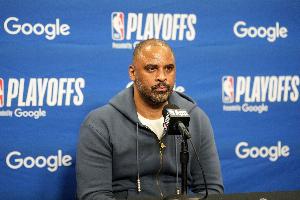 要像G3那样用主力打44分钟？乌度卡：不 这与球员受伤有很大关系