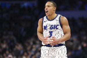 差距不大！第三节魔术净胜活塞4分 三节打完握有6分优势