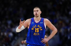 振作精神！约基奇打满首节 6投3中拿下8分3板6助0失误