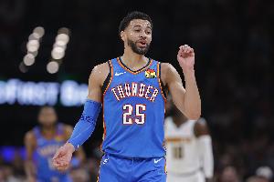 稳健控场！阿杰伊·米切尔首轮场均15分5板3.8助 三分命中率45%