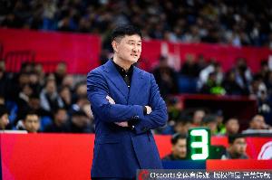 媒体人：广东教练组的准备工作明显不足 球员身体&竞技状态也不好