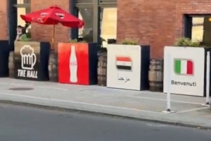 媒体人：西雅图街头世界杯宣传，没有伊朗国旗但有意大利国旗