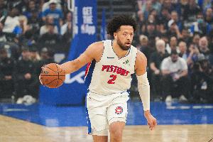 6失误有点夸张！坎宁安半场12中5拿到16分3板4助1帽 3次犯规