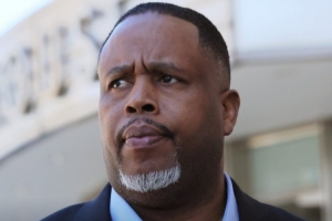 美媒：达蒙·琼斯达成认罪协议 27年1月宣判 最高刑期可达63个月