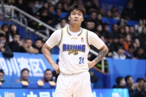 赵睿：我目前伤病恢复得没有问题了 已经参加全队合练