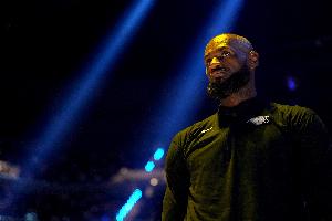 詹姆斯：退役后不会像韦瓜那样去解说 而要有自己的时间&多陪家人