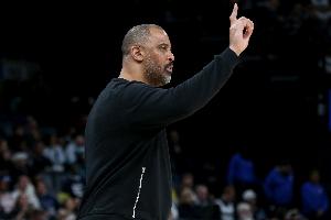 乌度卡：我们清楚湖人不想坐上飞机再回到休斯敦 必须打好开局！