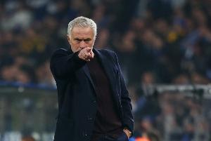 穆帅：国米三冠王球队群不太活跃 现在有些队去世界杯就是输球