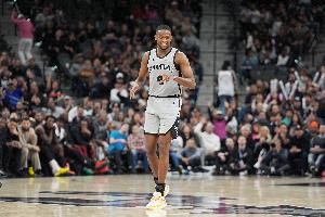 福克斯：首次赢下系列赛感觉很棒 就算夺冠我也不会大肆庆祝