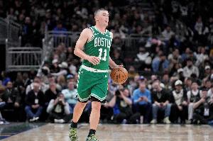 怎么能这么好用！普理查德半场6中4贡献9分6助 正负值+16最高